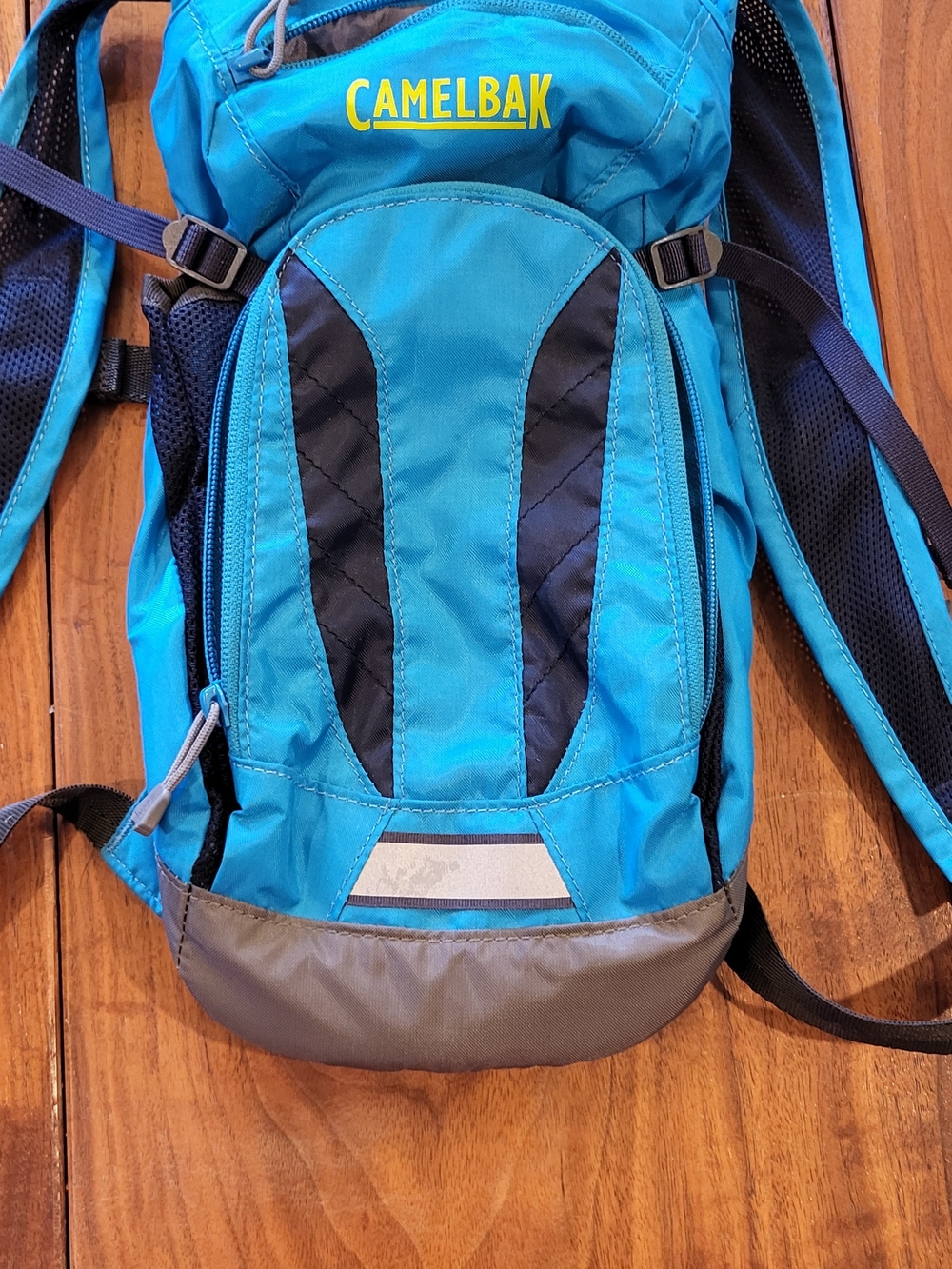 CamelBak Kids Hydration Backpack in Bright Teal and Black